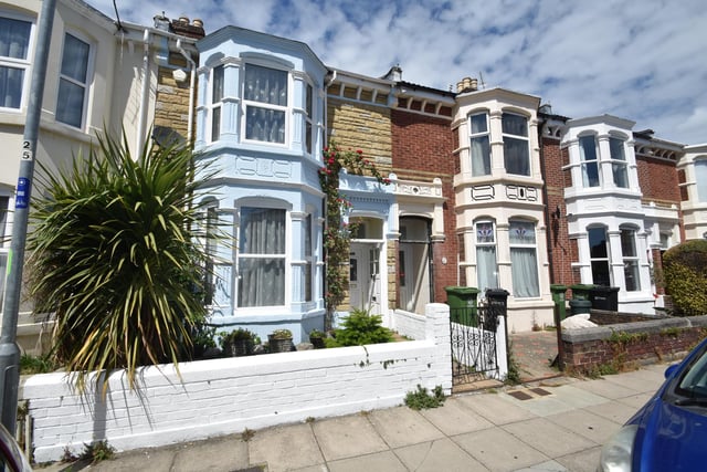 Three-bedroom terraced house featuring an open plan kitchen/diner, two reception rooms and a beautiful rear garden. Marketed by Beals. Find out more at: https://bit.ly/2Edi6wa