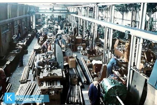 The interior of S.A. Ward & Co. 'The total manpower does not exceed 40, which has given the management a reputation for excellent and close labour relations' - 8th June 1961. Picture: Sheffield Newspapers