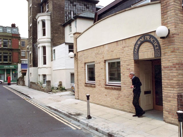 A person leaves the newly opened Osborne Road Practice in July 1992. There is still a doctor's surgery in Osborne Road in 2020 but it is now the Trafalgar Medical Practice. You can also the green-fronted William Hill bookmakers.