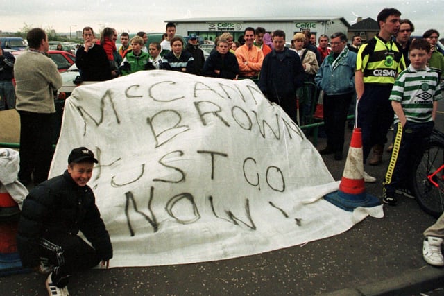 Celtic fans send a messgae to Chief Executive Fergus McCann and General Manager Jock Brown in October 1998