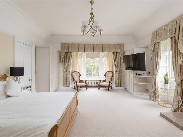 Principal bedroom.
