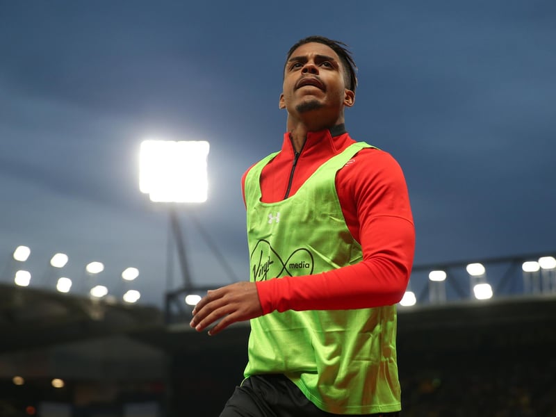 Newcastle United's hopes of signing Southampton's midfielder Mario Lemina look to have taken a hit, as Serie A side Cagliari are now keen on the ex-Juventus man. He could be available for just £4m - less than half of what the Saints paid for him back in 2017. (Tuttomercato)