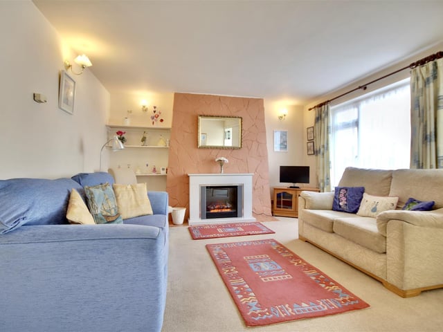 Three-bedroom terraced house in Old Portsmouth. Ground floor has a spacious lounge, kitchen diner and WC. On the first floor is the three bedrooms - two are large doubles - and a three-piece bathroom. To the rear of the property is a block paving garden leading to the garage. Marketed by Bernards. Find out more at: https://bit.ly/3017Mjx