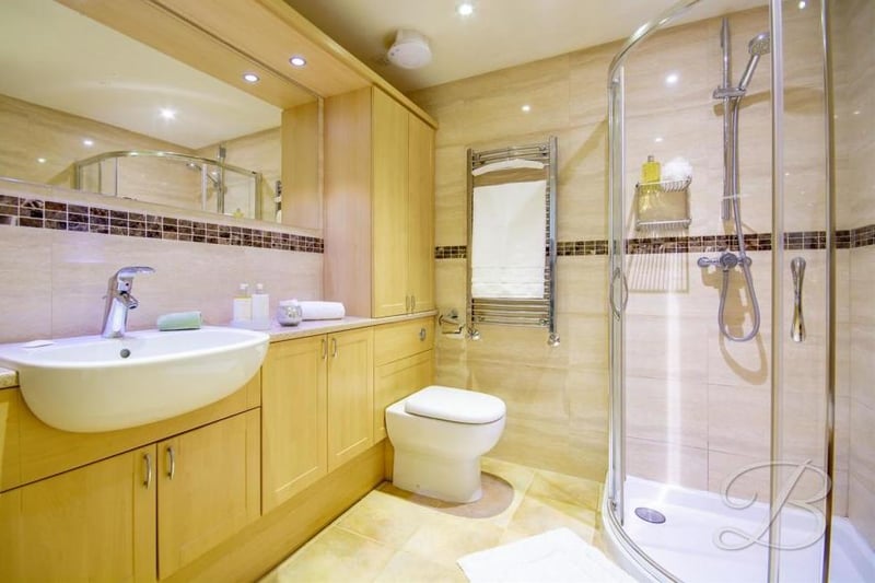 No, not more en suite facilities, but the indoor pool's own shower room. Now that's luxury, isn't it?