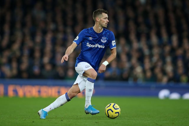 Everton and France midfielder Morgan Schneiderlin is set to leave Goodison Park after passing a medical at French Ligue 1 side Nice. (Sky Sports)