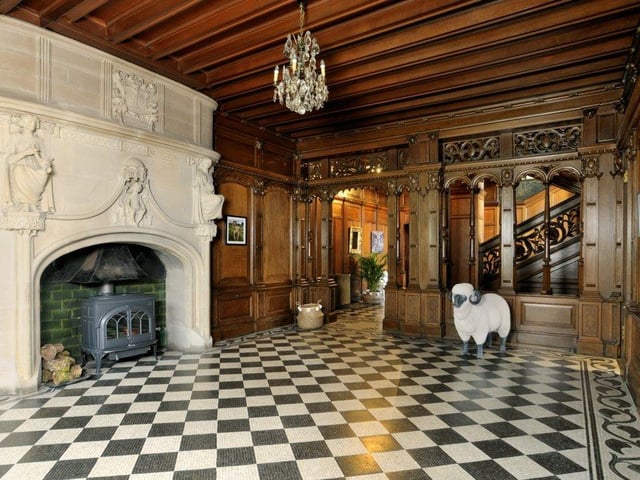 Vestibule.