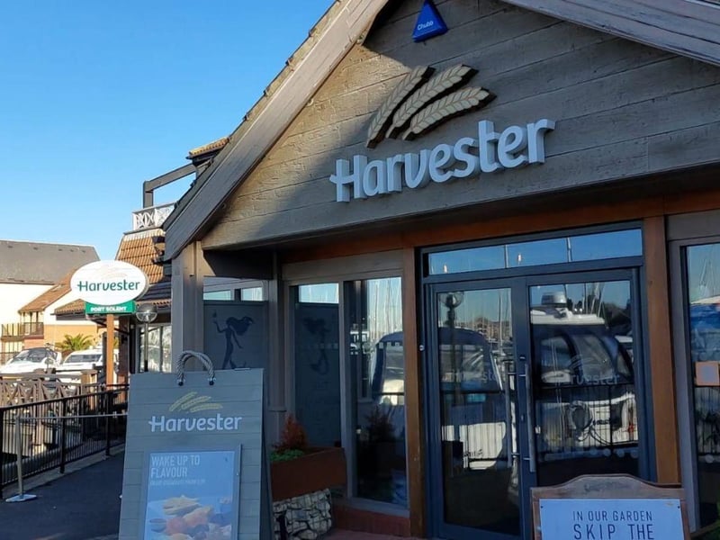 The Harvester in Port Solent has a rating of 4.2 based on 3,822 Google reviews. One person said: "Had a great experience here. Very nice food, well prepared, with good flavour."