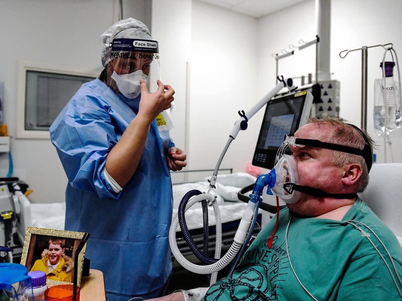 Heather Riddoch, Senior Charge Nurse ICU and Richard Linning 35 from Stenhousemuir.