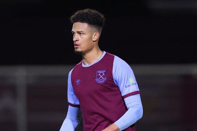 Fans voted for the West Ham loanee to make his debut, with 41.1% voting for Alves to start as the side's second centre-back, ahead of Bailey Wright (40.3%).