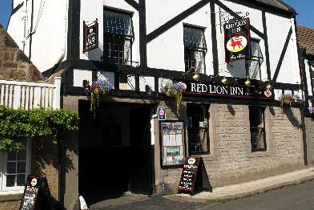 The Red Lion, Alnmouth, is a traditional 18th century Coaching Inn that’s a welcome retreat for those looking to stay over or drink some of the finest local beers.