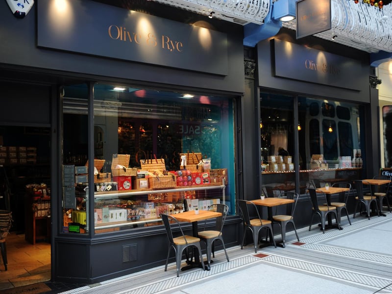 This popular spot was given 5 stars when inspected on May 6, 2026. 📍Queens Arcade, Leeds LS1 6LF