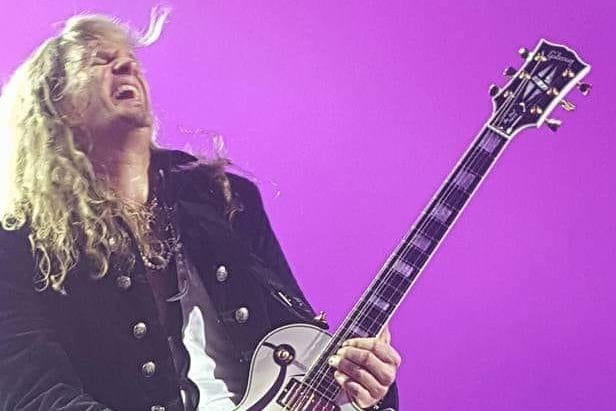 This picture of guitarist Joel Hoekstra was taken by Lynne Donald at the band's SSE Hydro gig.