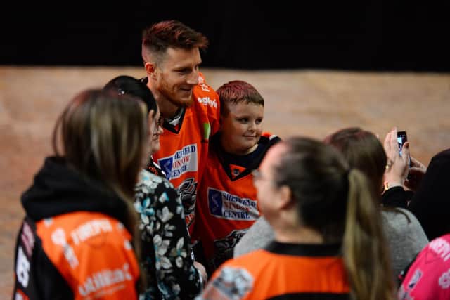 Tomas Pitule with Sheffield Steelers fans
