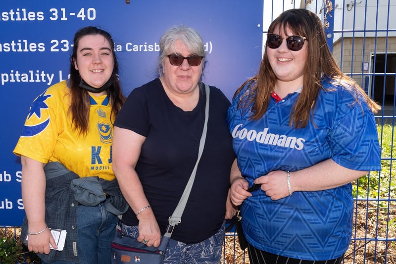 Pictured is: Niamh, Mel, Catlan McKeown. Picture: Keith Woodland (140821-20)