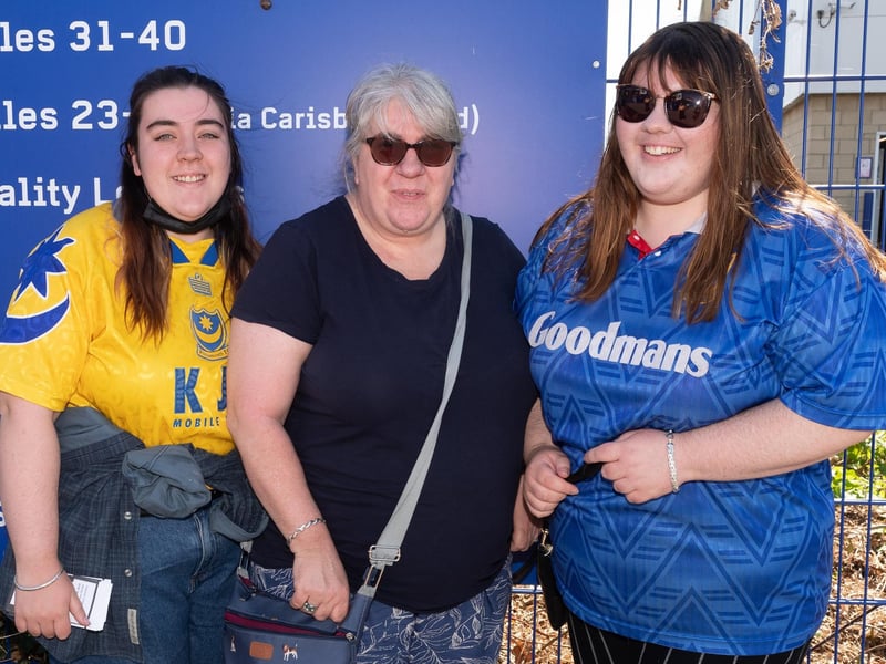 Pictured is: Niamh, Mel, Catlan McKeown. Picture: Keith Woodland (140821-20)