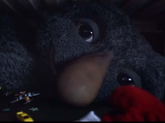 This advert shows the development of a friendship between a child and the monster under his bed. It's set to a cover of the Beatles song “Golden Slumbers” by Elbow.
