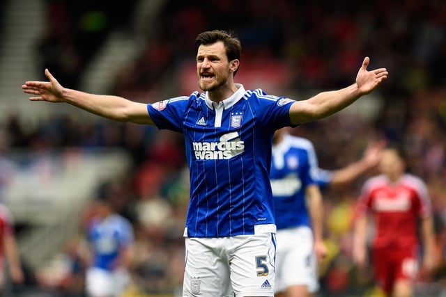 Scottish second division side Hearts in talks with ex-Sunderland defender Tommy Smith as they seek cover following John Souttar’s latest injury setback. (Edinburgh Evening News)