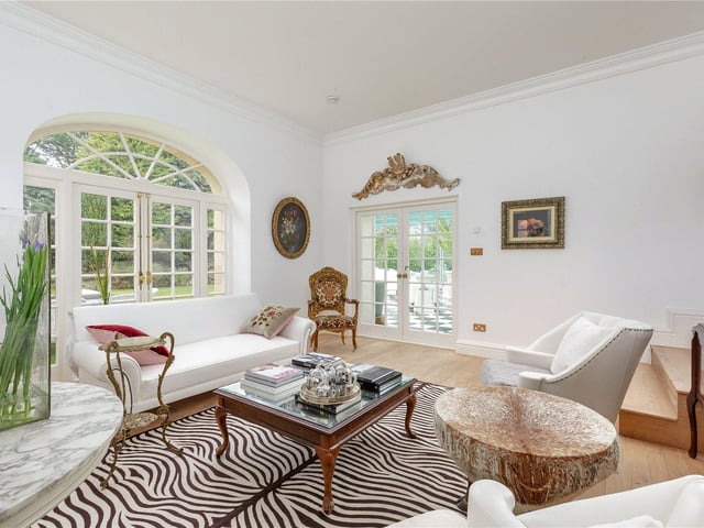 Drawing room.
