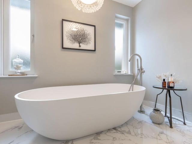 Ground floor bathroom.
