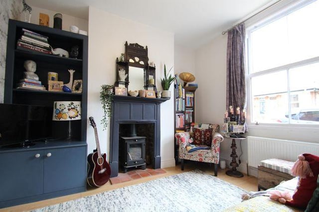 This beautifully presented two bedroom period property was extensively modernised in 2015/16, and now offers a stylish interior with a blend of period features and modern fittings. Property agent: Carters