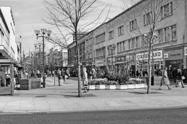 The Moor, Sheffield city centre, in March 1981, showing shops including Timberland DIY store and DER TV rentals.