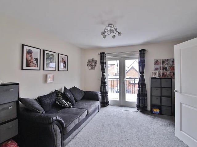 This two bedroom flat in Newlands Avenue, Waterlooville, is on sale under a shared ownership basis for £105,000. It is listed by Jeffries & Dibbens Estate and Lettings Agents - Waterlooville.