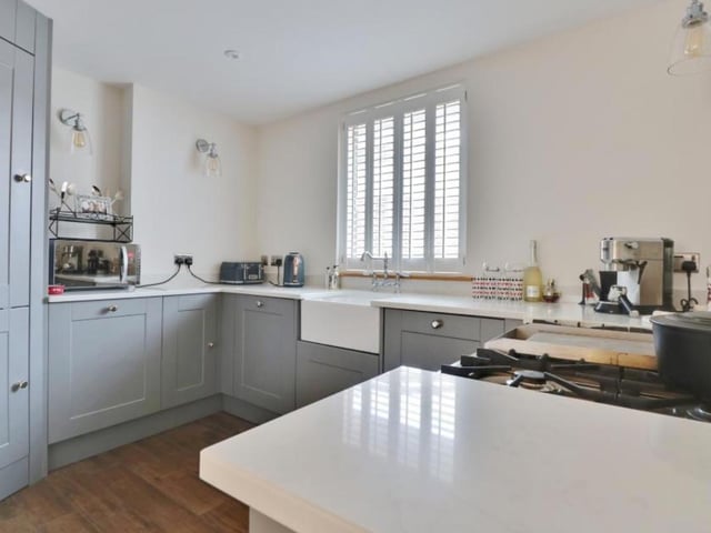 This beautiful Grade II-listed, four-bedroom townhouse is up for £650,000. View it here: https://bit.ly/3cMnMJS