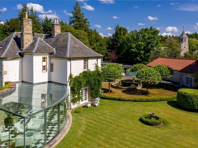 Rear of house and garden.