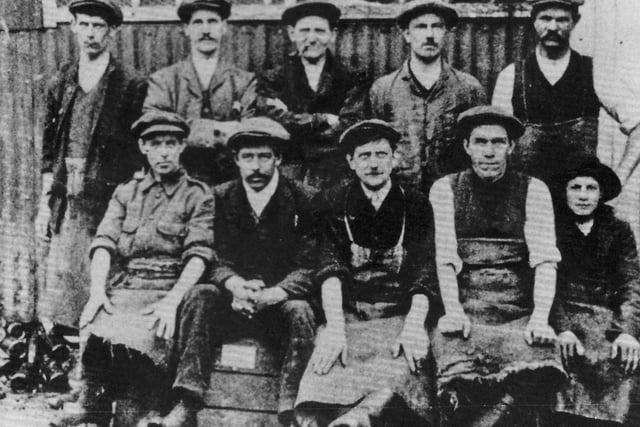 A noble band of workers at Gale's Brewery, Horndean, in 1910