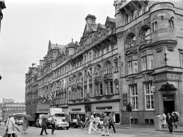 Exterior of Arnotts department store on North Bridge Edinburgh, August 1981.
The store closed in 1982 - and is now the Carlton Highland Hotel