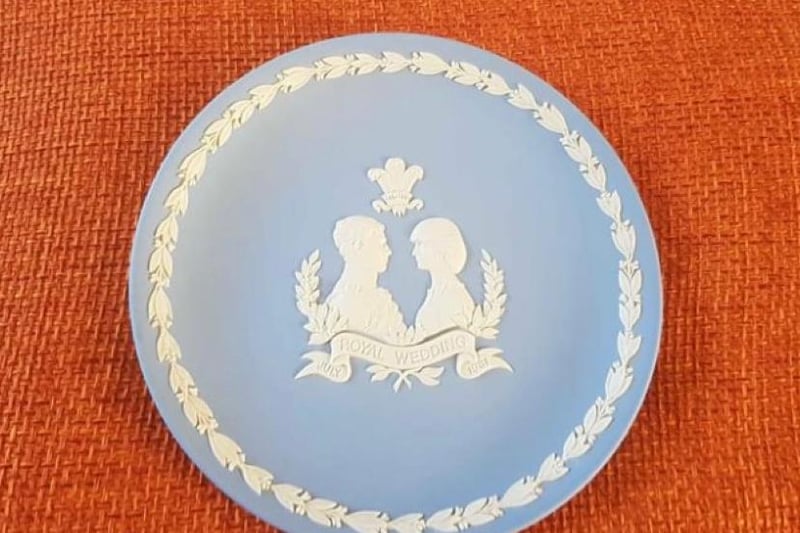 Also for sale on Facebook Marketplace are these Wedgwood Prince Charles and Diana, Princess of Wales commemorative plates. The plate that is pictured commemorates the marriage between Prince Charles and Diana, Princess of Wales in 1981, there is also a plate that commemorates the birth of Prince William. They are both available for £30.