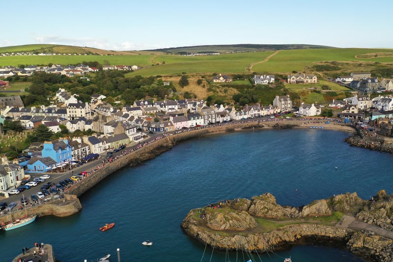 Located on the west coast of the Rhins of Galloway, Portpatrick has plenty to offer with a lovely old castle and a relaxing clifftop walk to see Killantringan Lighthouse.