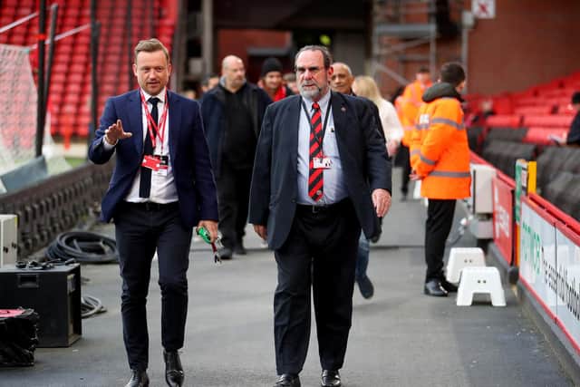 Sheffield United CEO Stephen Bettis with chairman Yusuf Giansiracusa: Simon Bellis / Sportimage
