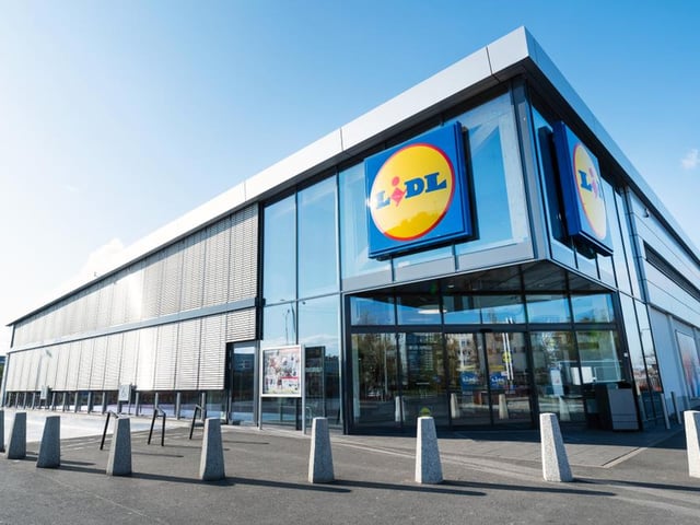The supermarket is looking for customer assistants, warehouse operatives and cleaners. Customer assistants can earn hourly pay between £9.30 and £10.50, depending on experience, plus in-store discounts.
