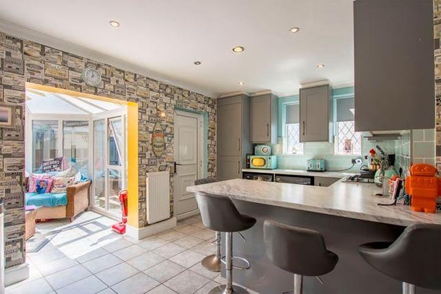 This house has a breakfast kitchen, conservatory and two reception rooms.