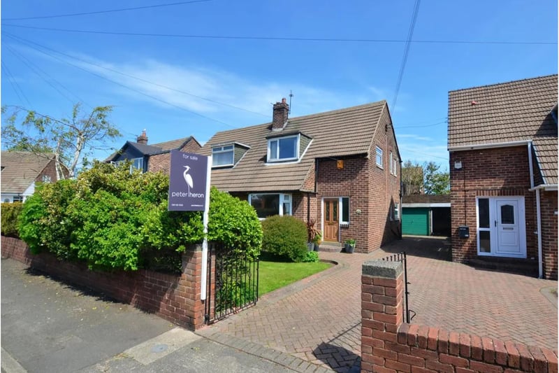 This three bed, semi-detached house is located on Wheatall Drive in Whitburn and is on the market with Your Move for £172,500. This property has had 558 views over the last 30 days.