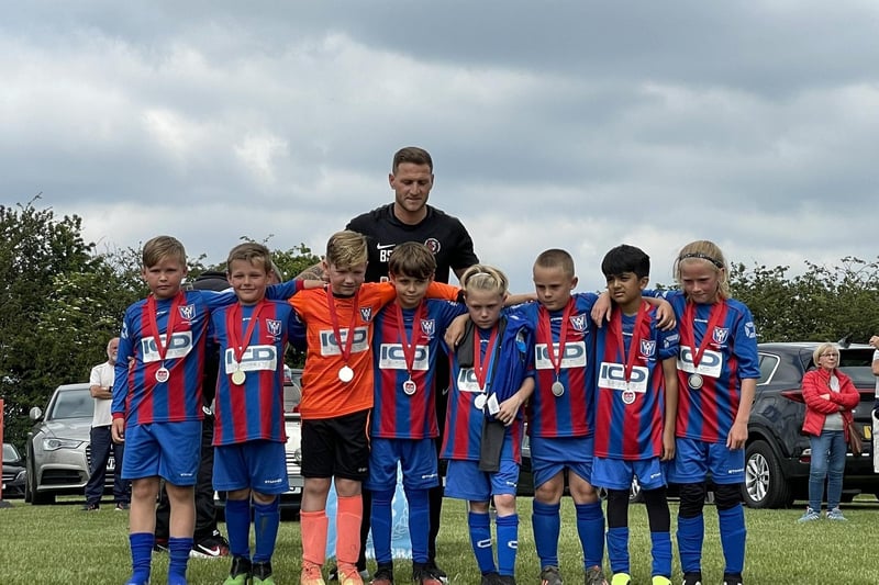 Wickersley Youth with their U10 runners-up medals