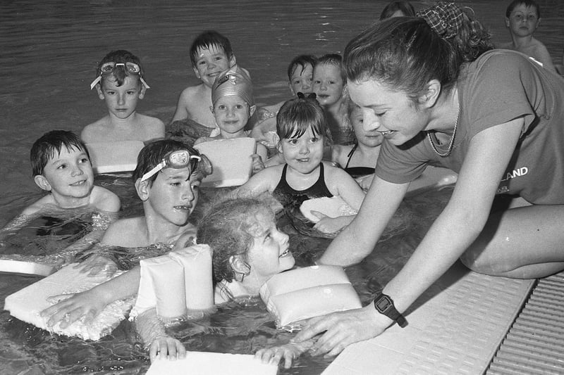 These children looked like they were loving their swimming lesson at Crowtree Leisure Centre in April 1991. Who do you recognise in this photo?