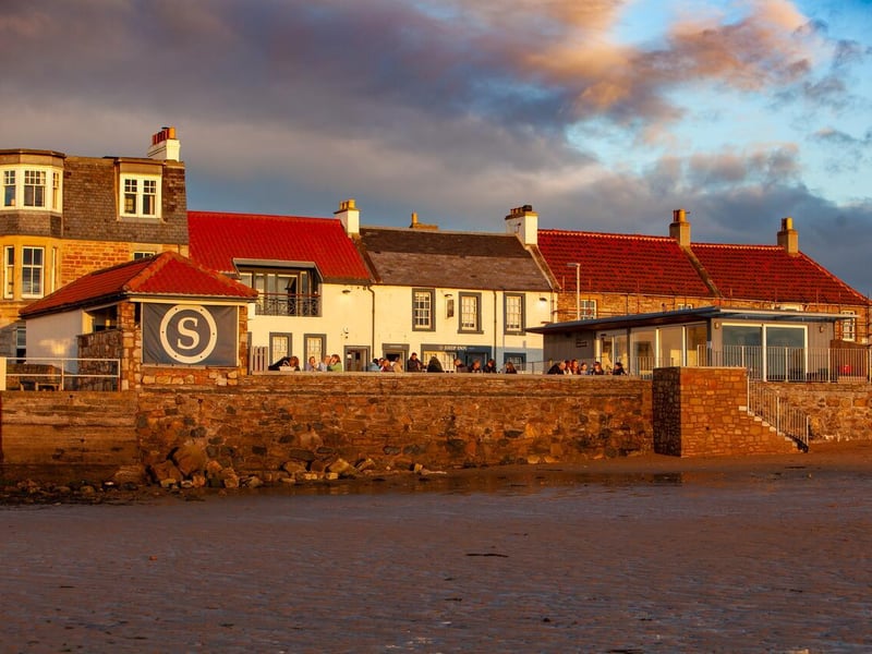 Occupying a prime seaside spot in the East Neuk village of Elie, the Ship Inn is ideal for exploring the nearby Fife Coastal Path and has a famous beer garden overlooking the harbour.