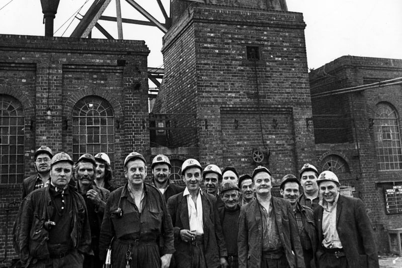 Miners outside Orgreave Colliery, Handsworth on January 10,  1972. Ref no: s27833