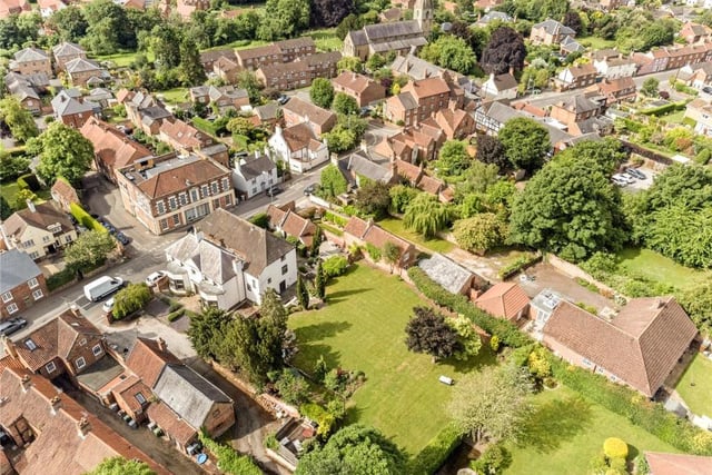 Here is an excellent aerial photo that shows how the property fits in to the landscape on Westgate, Southwell. It is clearly sits on a sizeable plot, and within easy reach of the popular town centre, as well as good schools and Southwell Minster.
