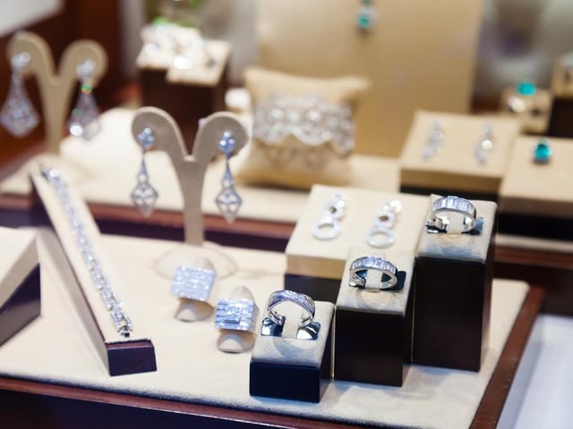 The job advert explains, “You’ll have a passion for putting the customer first and creating memorable customer experiences. While you may not specifically have jewellery experience, you will certainly have an interest in jewellery products and brands.” This is a part time role, offering up to 12 hours of work per week. Closing date: 20/11/20. Apply here: bit.ly/2KisbLt (Photo: Shutterstock)