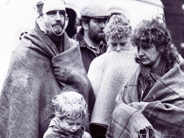 As the nuclear exchange between NATO and the Warsaw Pact begins, the film depicts the medical, economic, social and environmental consequences of nuclear war.