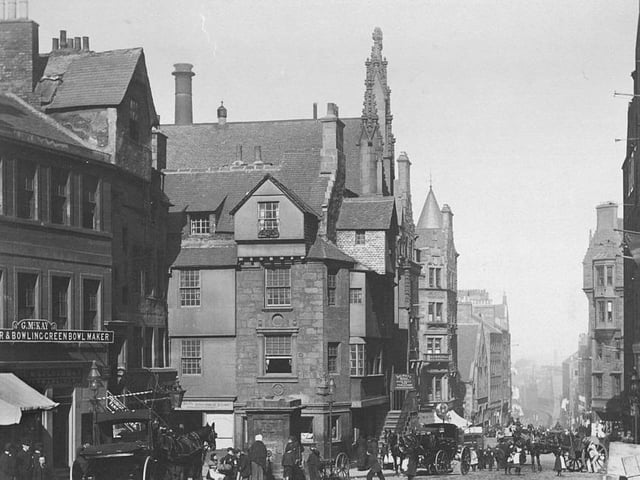 What's this? (And don't say 'The Royal Mile')