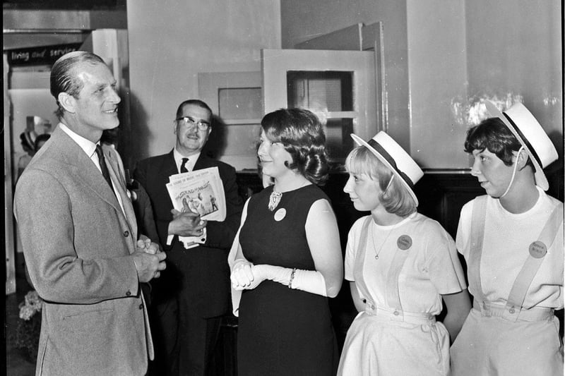 Duke of Edinburgh meets pupils at Parkgate - May 1967