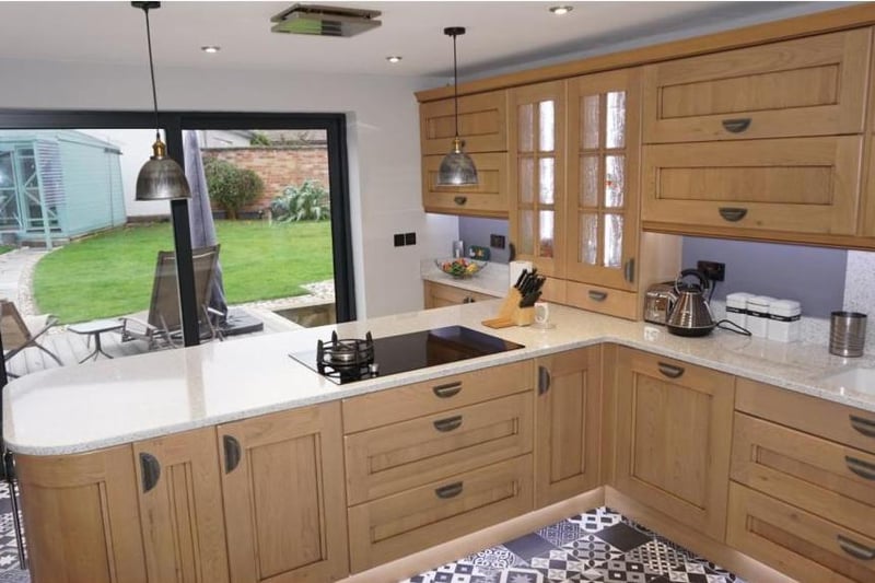 Large, high-specification breakfast kitchen.