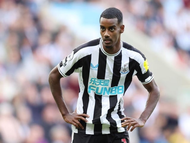Alexander Isak withdrew from international duty with Sweden due to a thigh injury. He remains sidelined following a significant setback. He is not expected to return until after the World Cup.