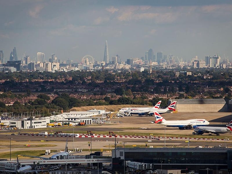 Heathrow’s drop-off fee rose to £7.00 per entry as of January 1, 2026. This is a flat fee for the terminal forecourt, and it now operates a barrierless system where you must pay online or via phone to avoid a £100 fine.