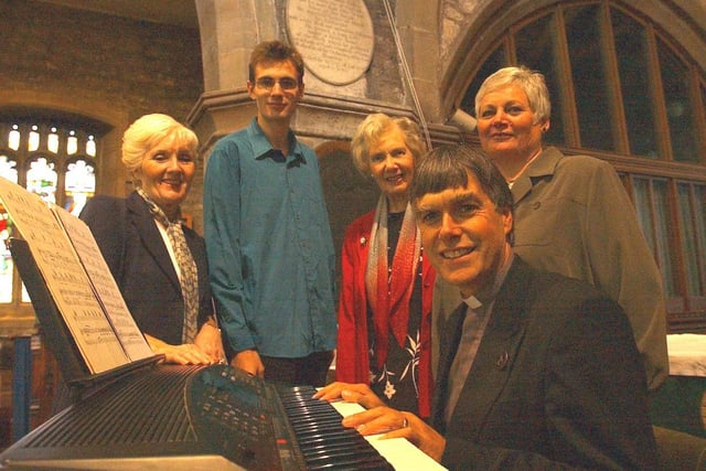 The Fens singers were in the picture in this photo from 2003 but who can tell us more about the occasion?