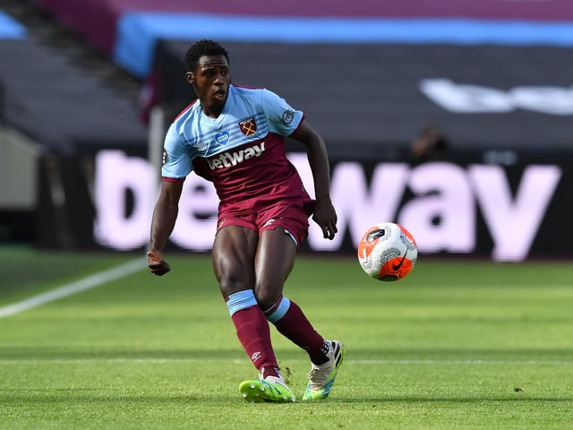 Recently relegated Watford are closing in on a move for right-back Jeremy Ngakia, who is currently a free agent after being released by West Ham United in July. (Guardian)